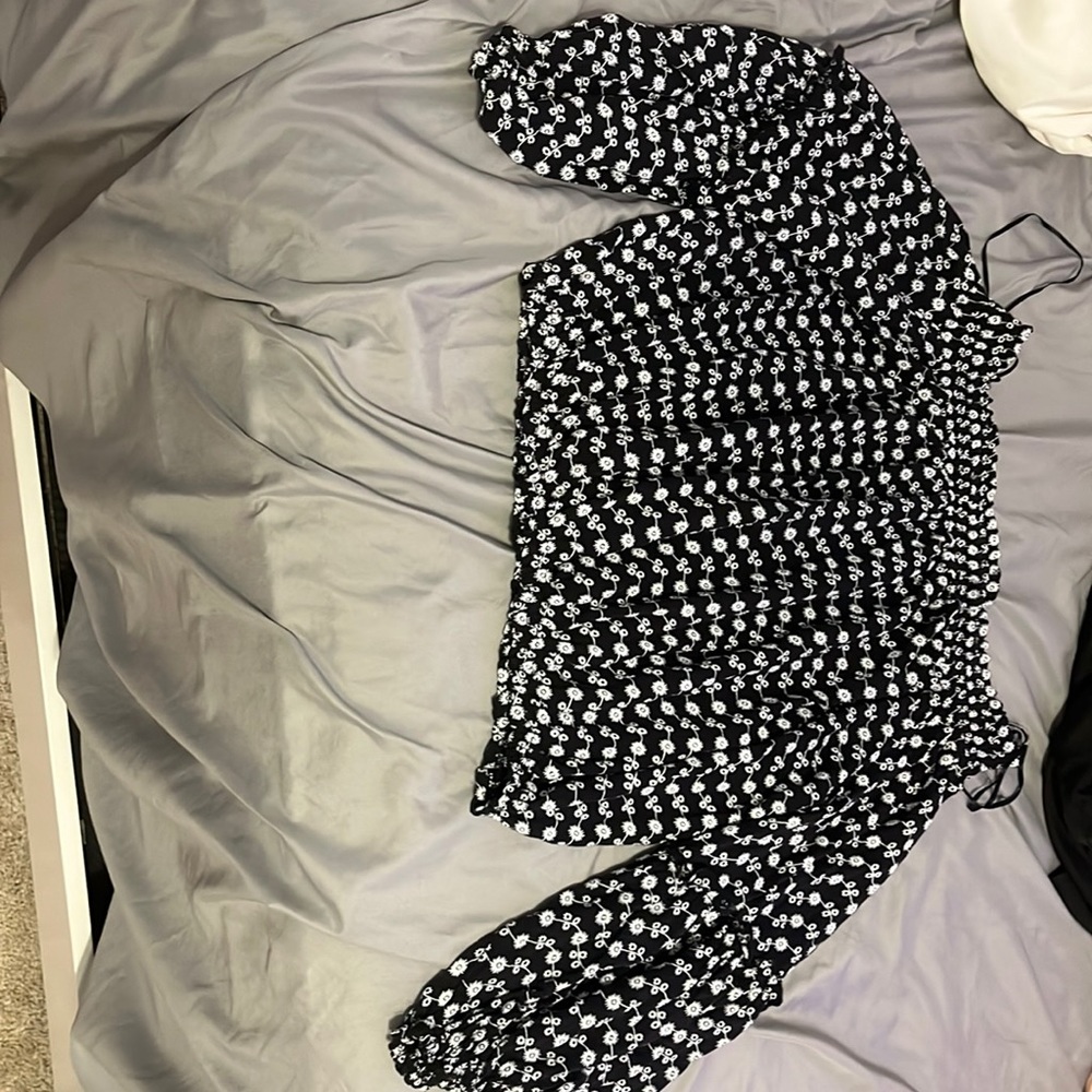 Worn 1 time. not my style anymore